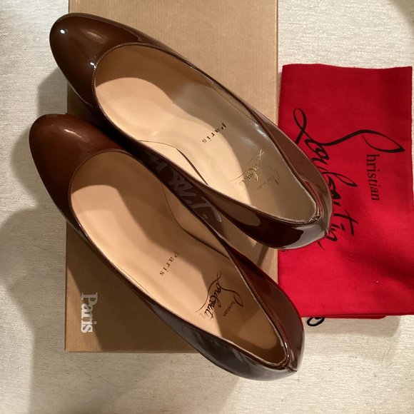 Christian Louboutin women’s simple pump - Picture 4 of 5